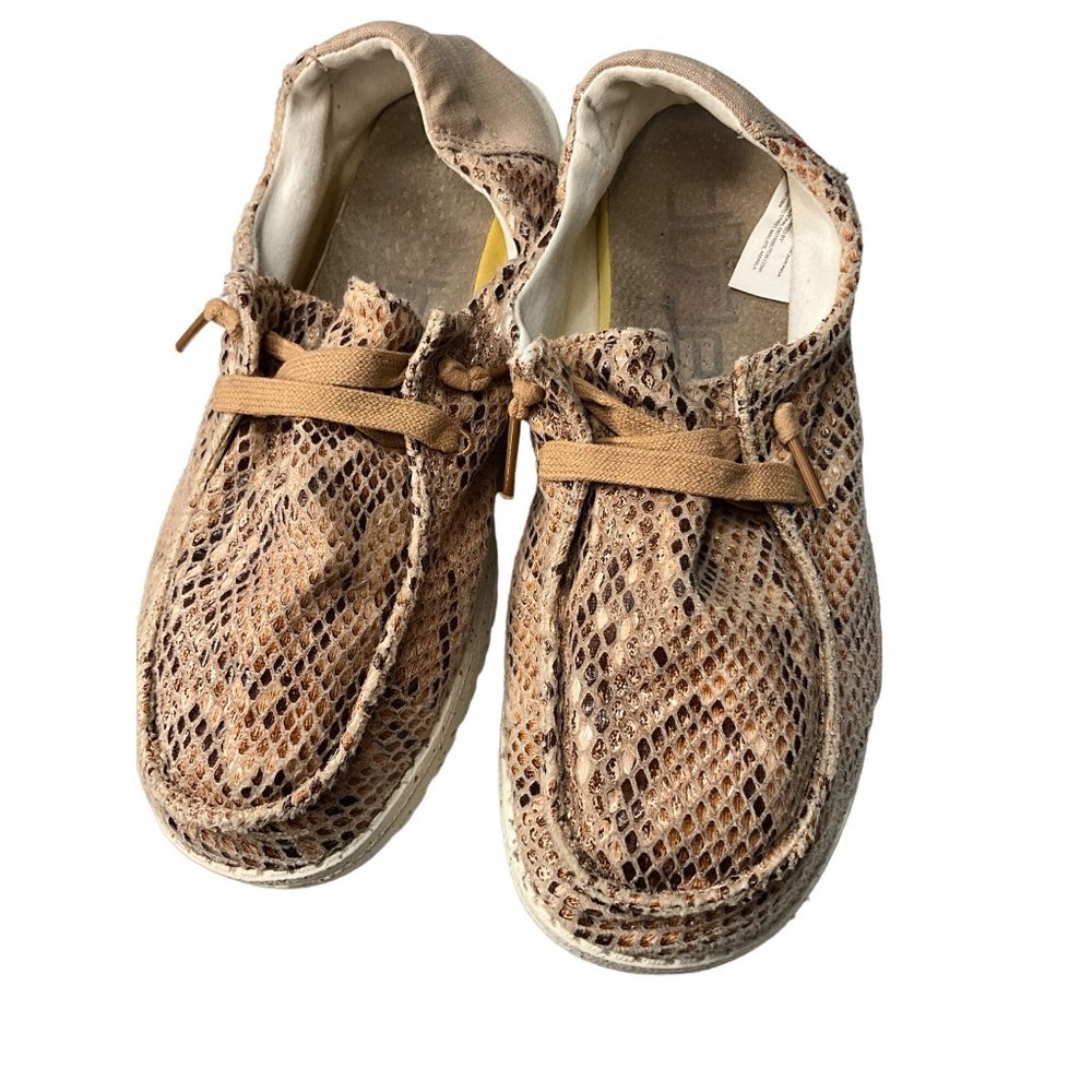 Hey Dude’s Women’s Python Light Rose Pattern Size 6 Brown’s Tan‎ - Picture 2 of 9